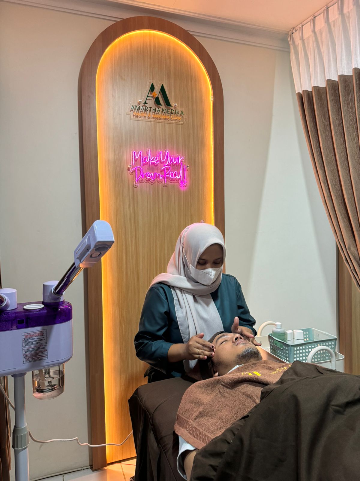 Layanan Facial Natural skin di Amartha Medika
